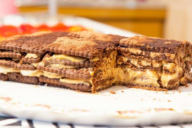 Argentina's favorite Chocolate Cake: Chocotorta
