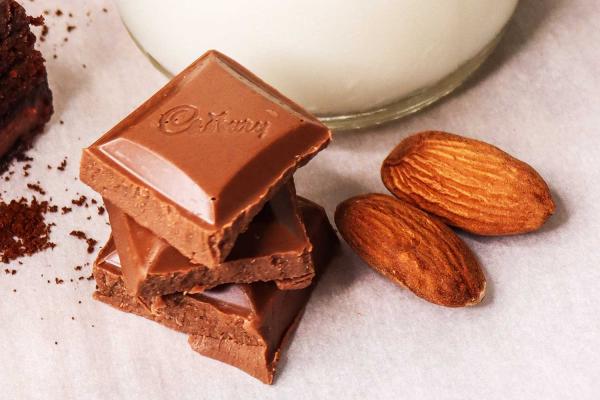 Chocolate with Almonds Day