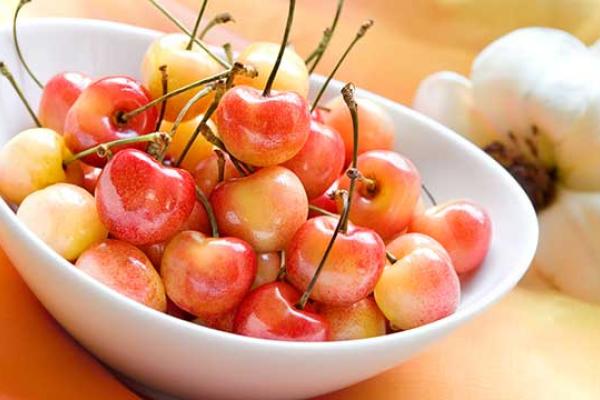 Rainier Cherry