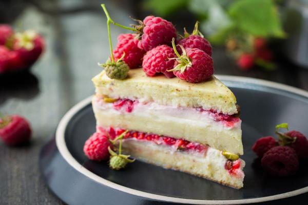Raspberry Cake Day