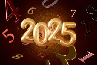 2025 Numerology: Universal & Personal Year Numbers to Manifest Engergies around your year